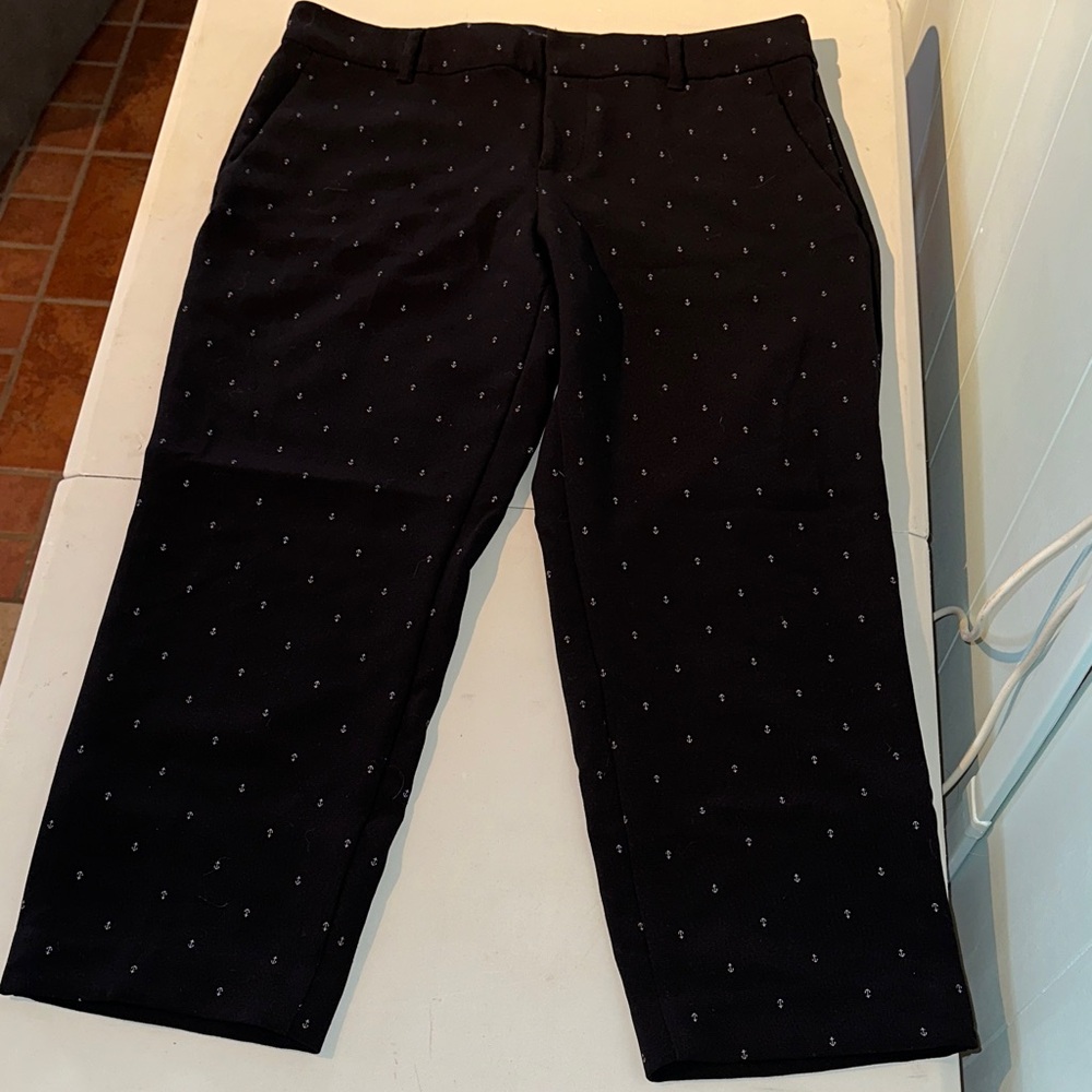 Old Navy Anchor Patterned Black Capris